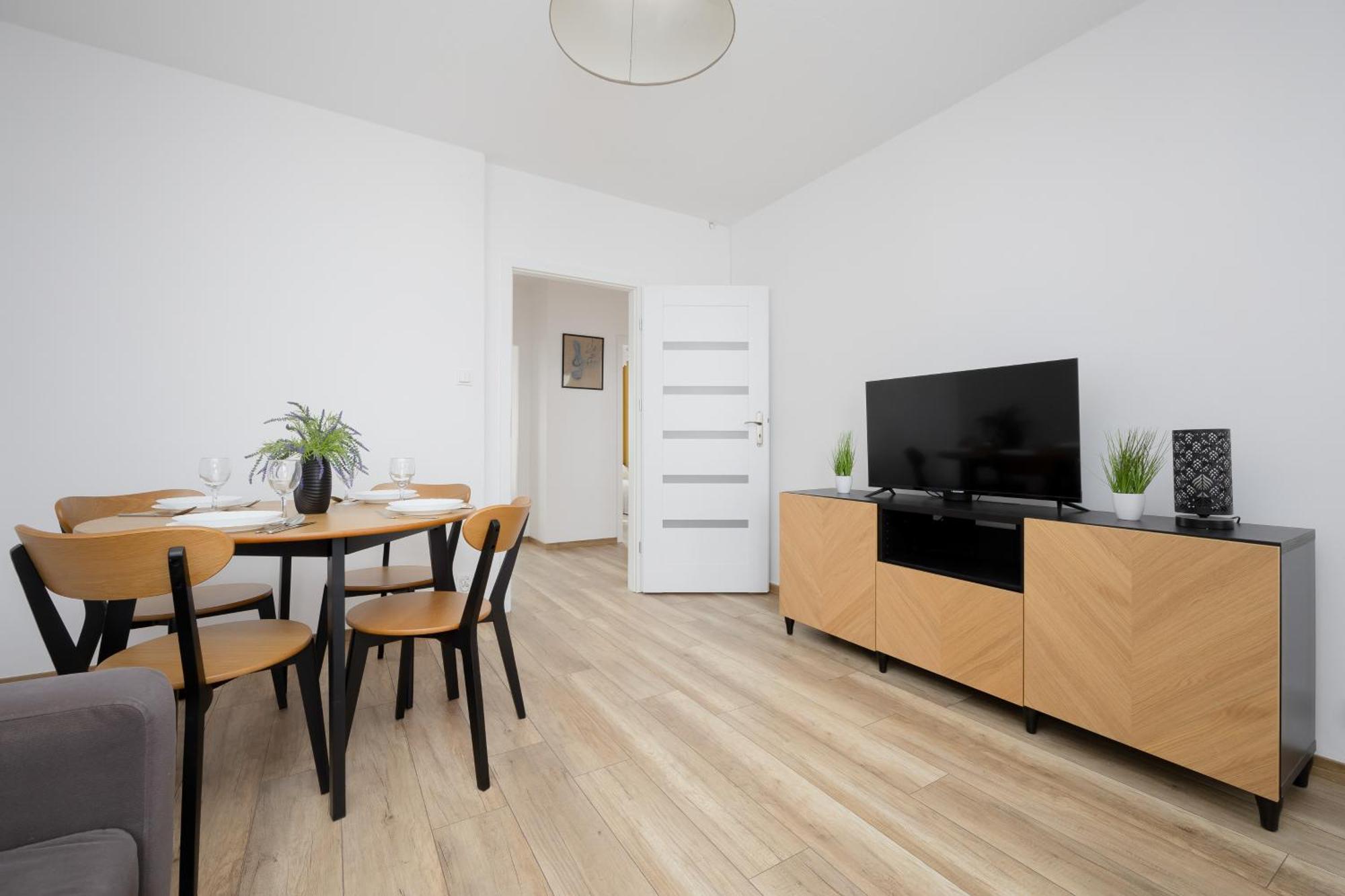 Modern Near Airport Wlochy By Renters Warszawa